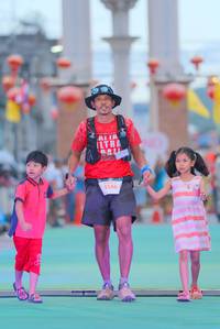 BIB: 5146
                            <button type="button" onclick="openModal(21766650)" class="btn btn-primary btn-sm float-right btn-popup" data-toggle="modal" data-target=".modal-high-quality">
                        <i class="fas fa-shopping-cart"></i> Add to Cart
                    </button>
                                            <button type="button" onclick="isThisMe(21766650, true)" class="btn btn-success btn-sm float-right btn-popup btn-isme hidden" data-toggle="tooltip" data-placement="bottom" title="นี่คือรูปของคุณใช่ไหม คลิกที่นี่เพื่อเอาเข้าอัลบั้ม">
                        <i class="fas fa-plus"></i> Add to album
                    </button>
                    <button type="button" onclick="isThisMe(21766650, false)" class="btn btn-warning btn-sm float-right btn-popup btn-isnotme hidden">
                        <i class="fas fa-ban"></i> Remove from album
                    </button>